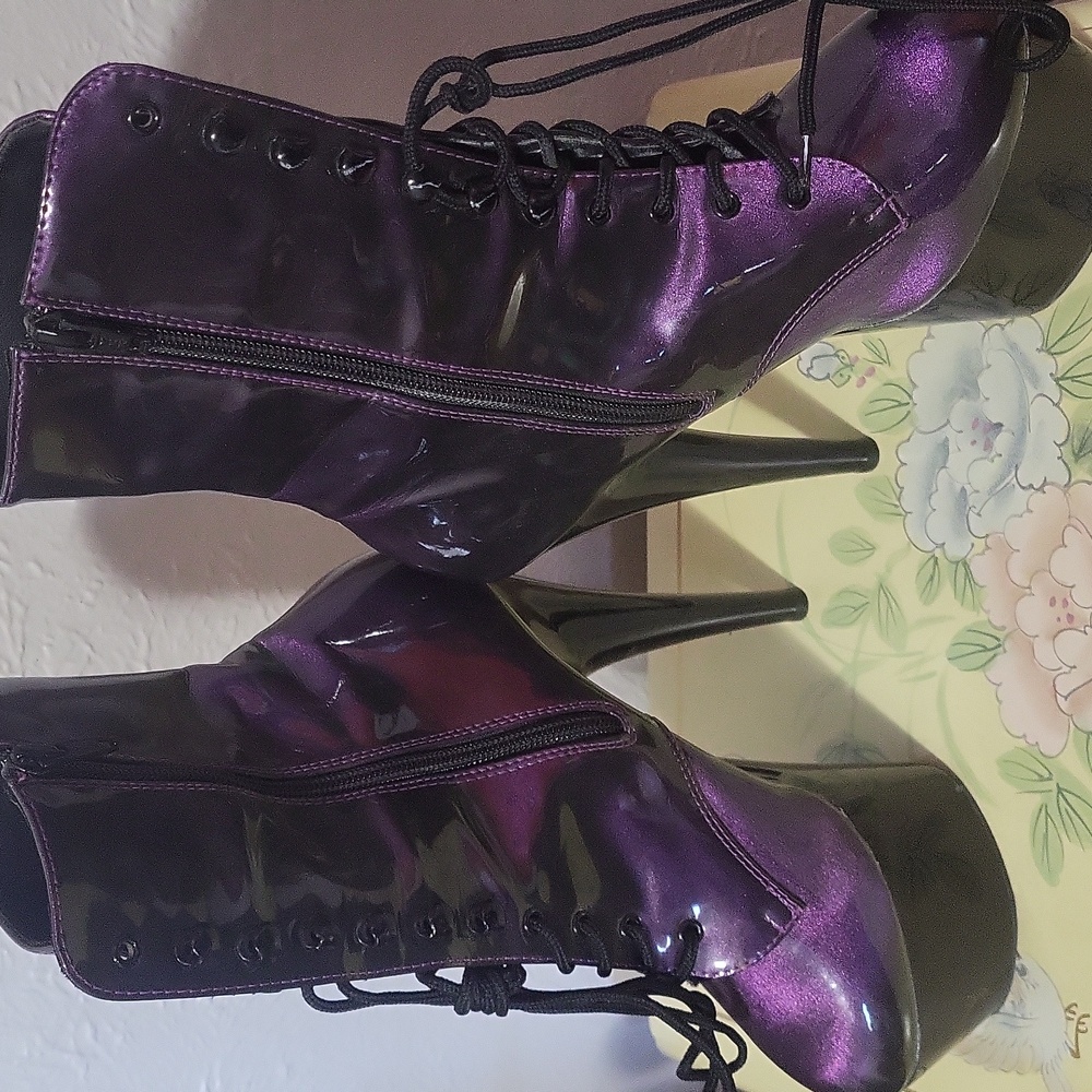Pleaser adore-1020shg lace-up front ankle boot 8 / purple-olive/blk